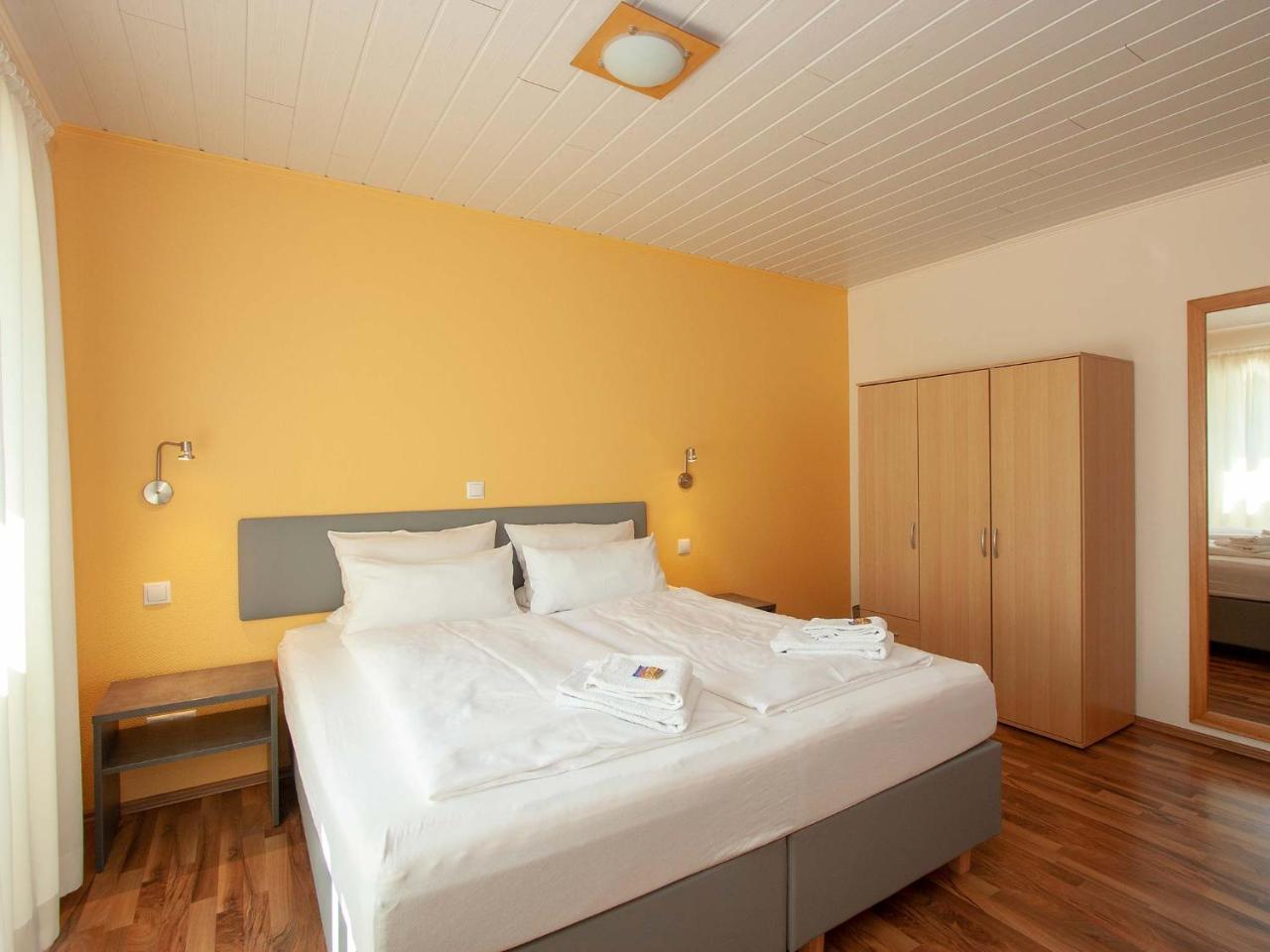 Hotel Herrlichkeit Dornum Janssen Buitenkant foto