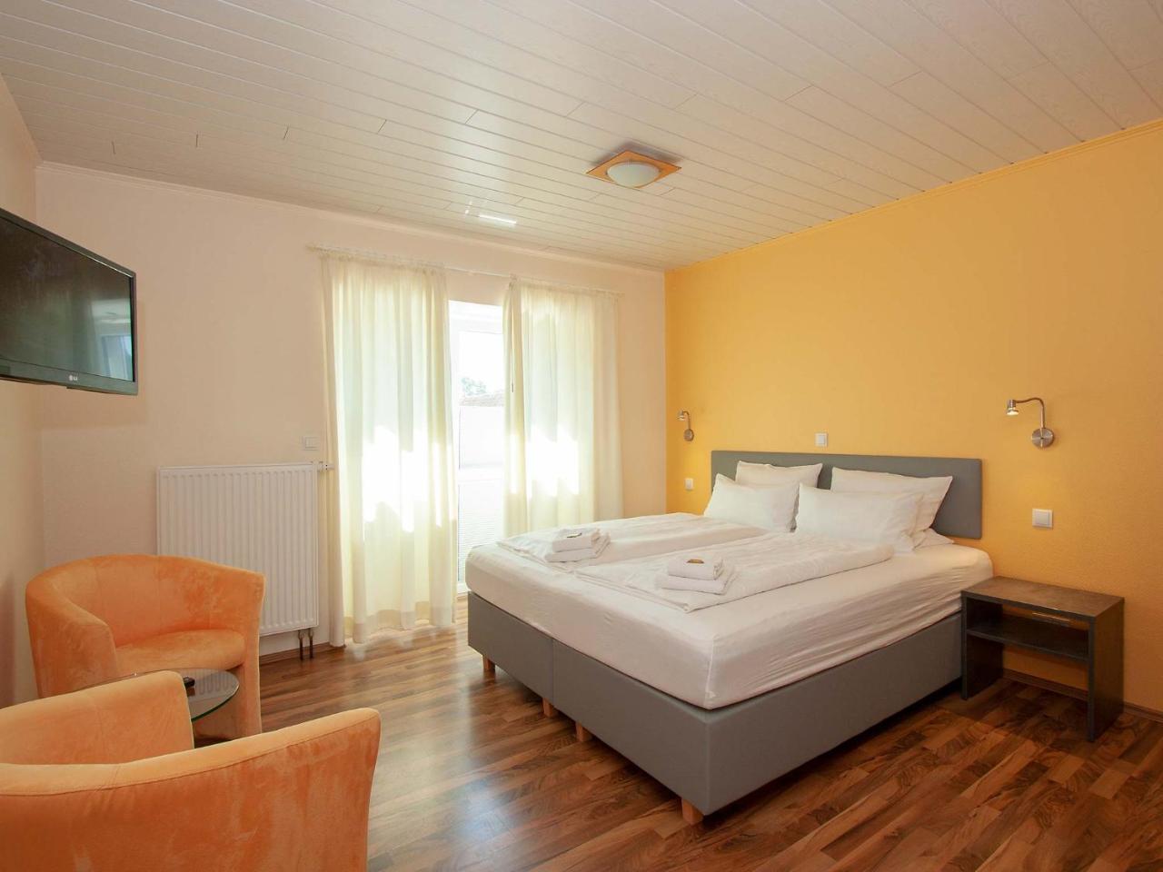 Hotel Herrlichkeit Dornum Janssen Buitenkant foto